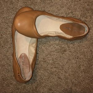 Brown ballet flat
